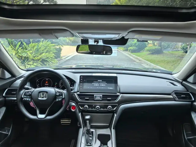 Honda Accord — Фото автомобиля 5