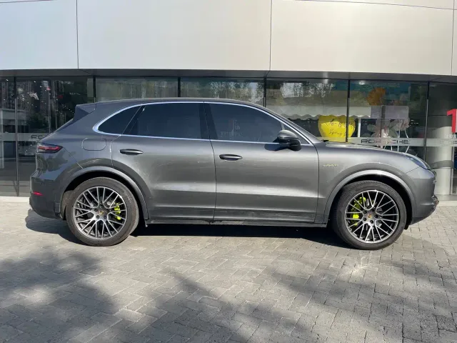 Porsche Cayenne — Фото автомобиля 8