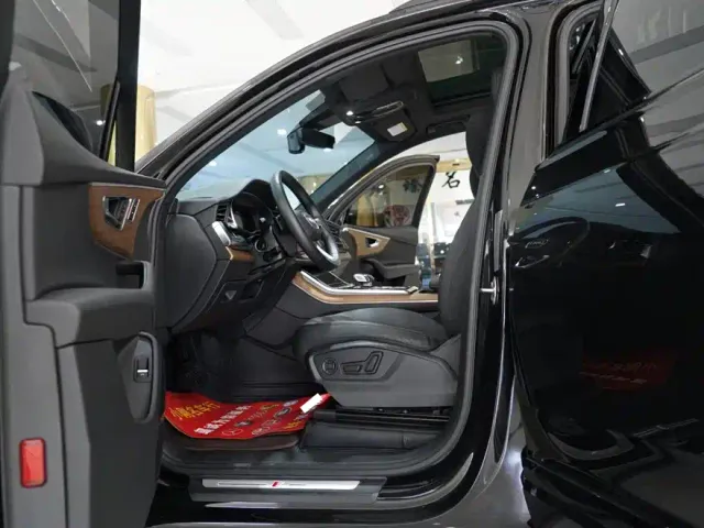 Audi Q7 — Фото автомобиля 5