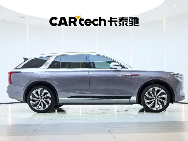 Hongqi E-HS9 — Фото автомобиля 4