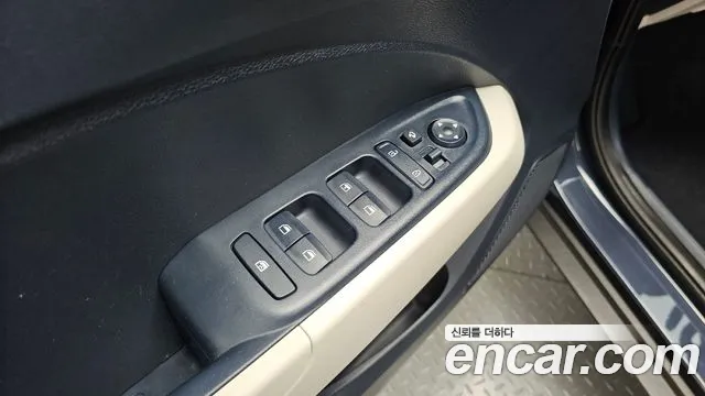 Hyundai Venue — Фото автомобиля 28