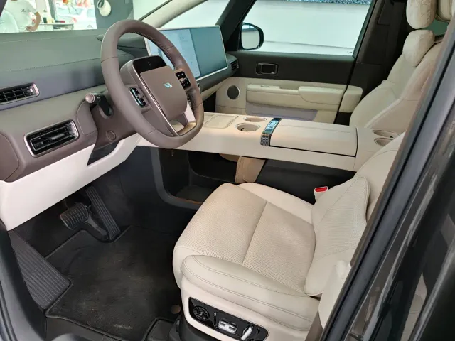 Li Auto MEGA — Фото автомобиля 20