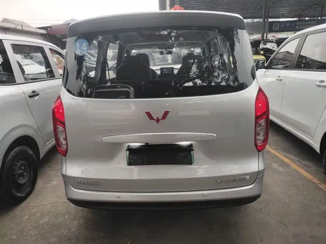 Wuling Hongguang — Фото автомобиля 3