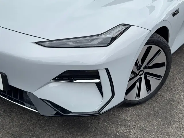 Geely Galaxy E8 — Фото автомобиля 4