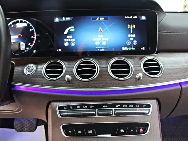 Mercedes-Benz E-Class — Фото автомобиля 6