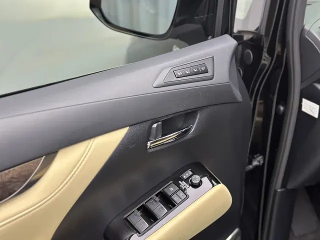 Toyota Alphard — Фото автомобиля 17