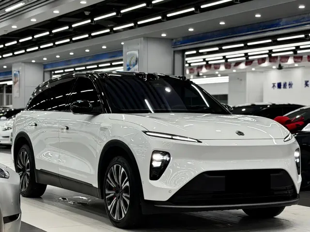 Nio ES8 — Фото автомобиля 3