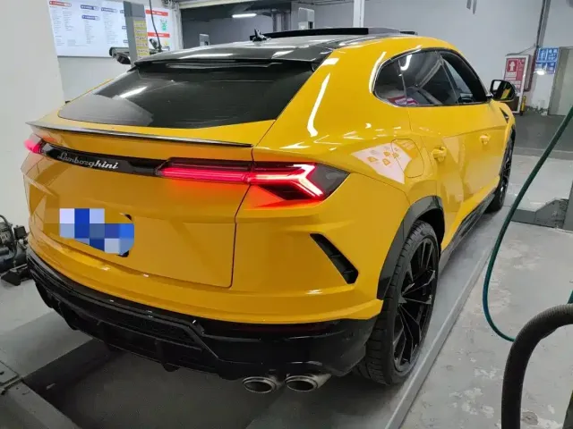 Lamborghini Urus — Фото автомобиля 8