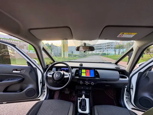 Honda Fit — Фото автомобиля 10