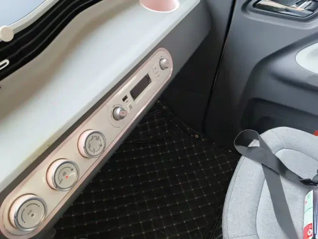 Wuling Hongguang Mini EV — Фото автомобиля 12