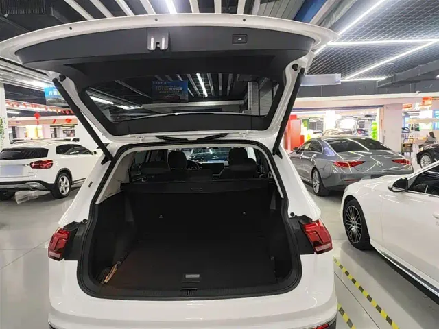 Volkswagen Tiguan L — Фото автомобиля 18