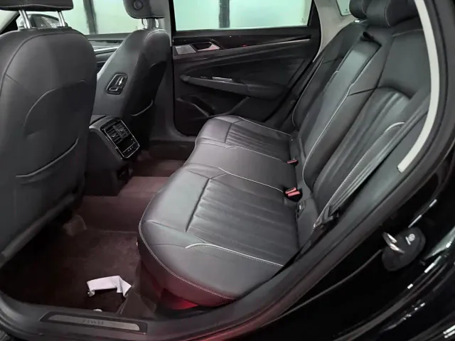 Volkswagen Passat — Фото автомобиля 11
