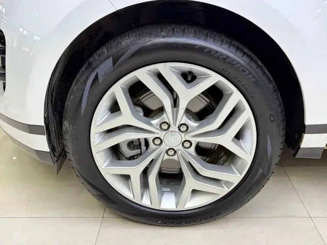 Land Rover Range Rover Evoque — Фото автомобиля 18