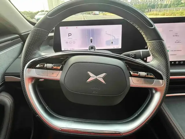 Xpeng P7 — Фото автомобиля 13