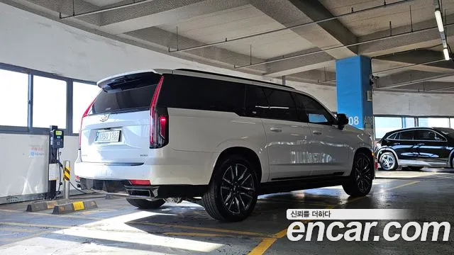 Cadillac Escalade Escalade 5 поколение — Фото автомобиля 2