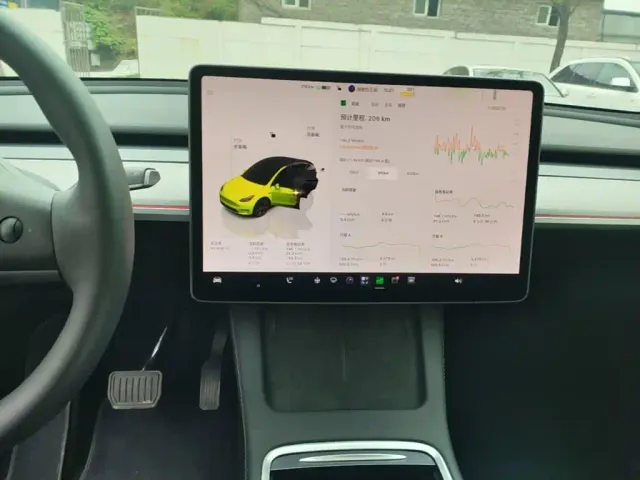 Tesla Model Y — Фото автомобиля 12