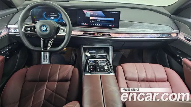 BMW i7 — Фото автомобиля 8
