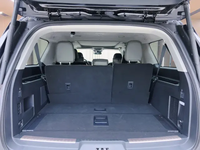 Lincoln Navigator — Фото автомобиля 7
