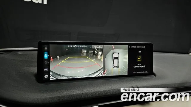 Genesis GV70 — Фото автомобиля 16
