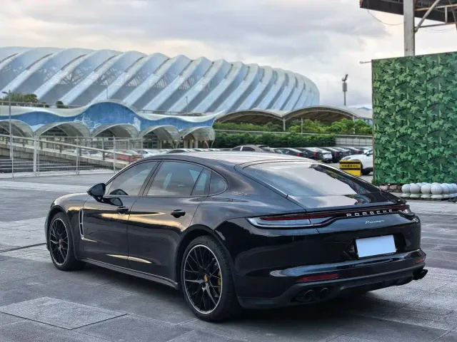 Porsche Panamera — Фото автомобиля 7