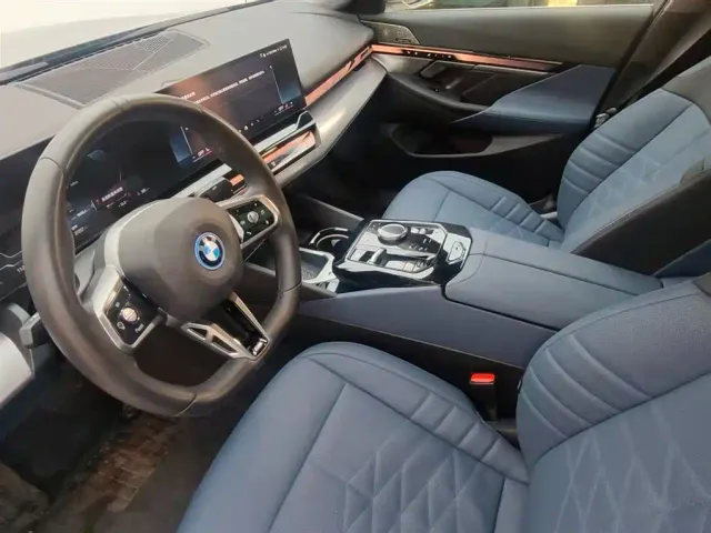 BMW i5 — Фото автомобиля 8