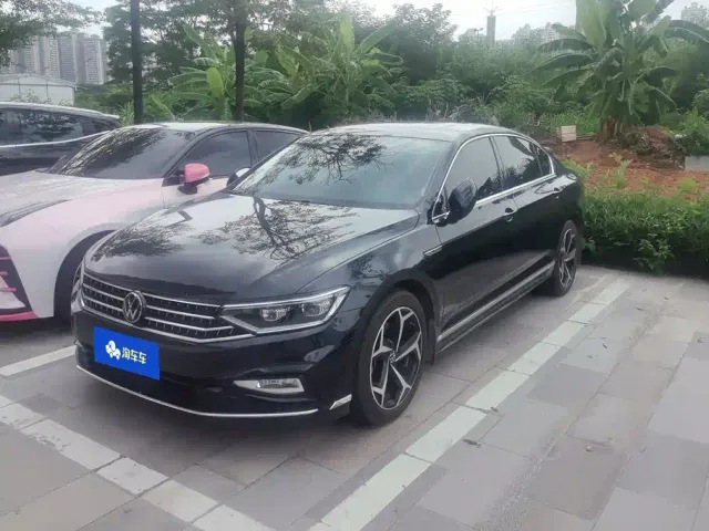 Фотография автомобиля — Volkswagen Magotan