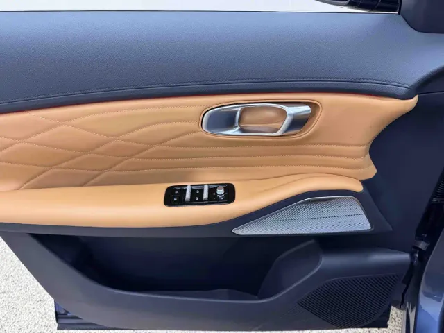 Geely Galaxy Galaxy Starship 7 EM-i 2025 120km Navigation Edition — Фото автомобиля 8