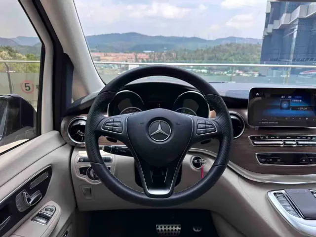 Mercedes-Benz V-Class — Фото автомобиля 8