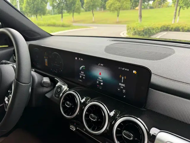 Mercedes-Benz GLB-Class — Фото автомобиля 6