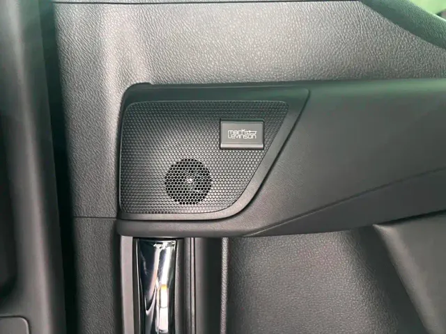 Lexus LM — Фото автомобиля 30