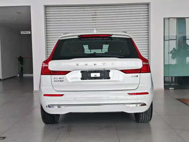 Volvo XC60 — Фото автомобиля 17