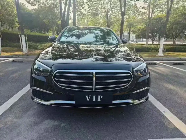 Mercedes-Benz E-Class — Фото автомобиля 2