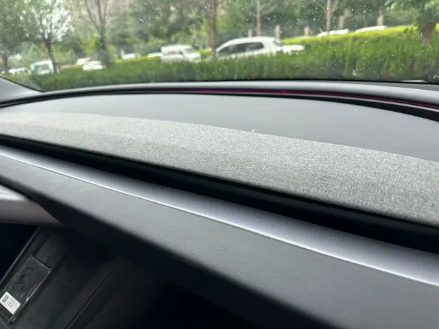 Tesla Model 3 — Фото автомобиля 16