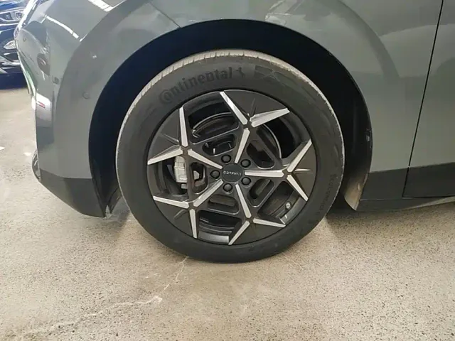 Lynk & Co Z20 — Фото автомобиля 22