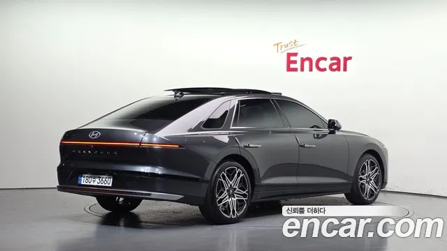 Hyundai Grandeur GN7 — Фото автомобиля 2