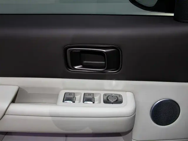 Li Auto MEGA — Фото автомобиля 29