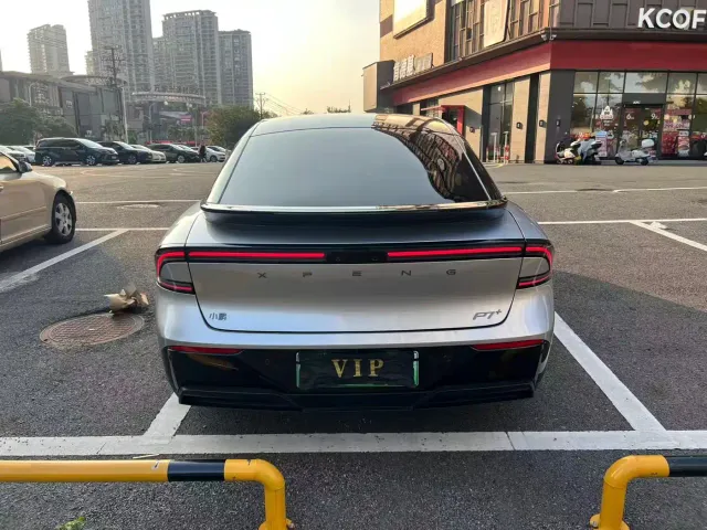 Xpeng P7+ — Фото автомобиля 8