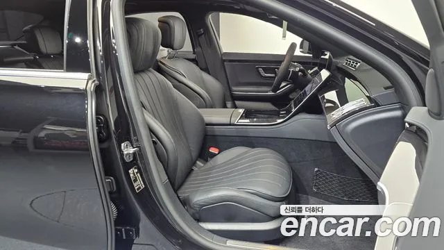 Mercedes-Benz S-Class — Фото автомобиля 23