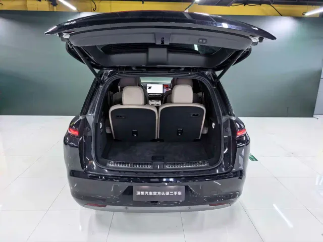 Li Auto L8 — Фото автомобиля 7