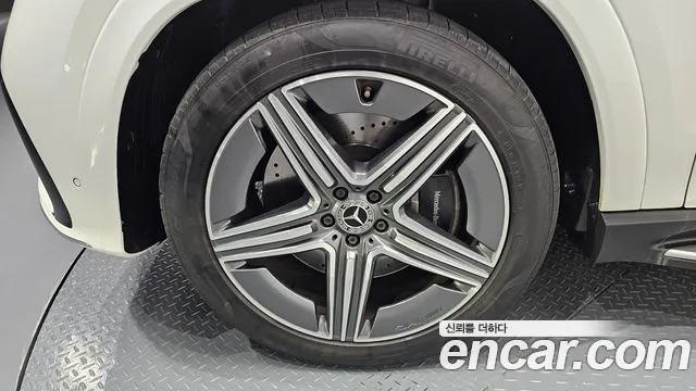 Mercedes-Benz GLE-Class — Фото автомобиля 4