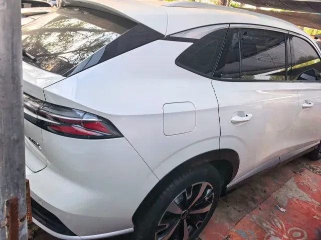 Roewe D5X DMH — Фото автомобиля 5