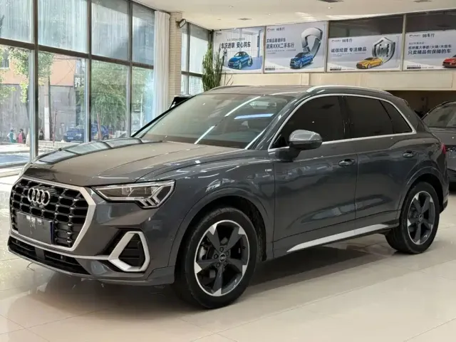 Фотография автомобиля — Audi Q3