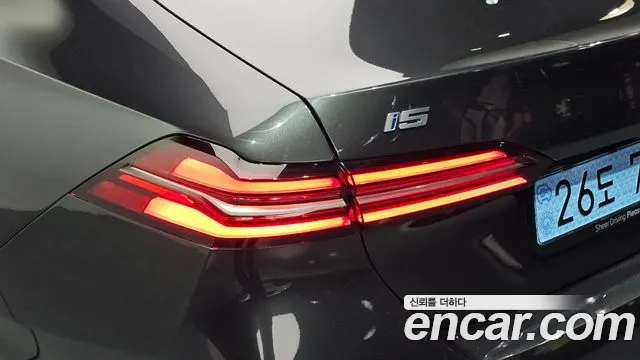 BMW i5 G60 — Фото автомобиля 8