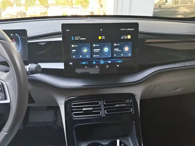 BYD Qin PLUS — Фото автомобиля 12