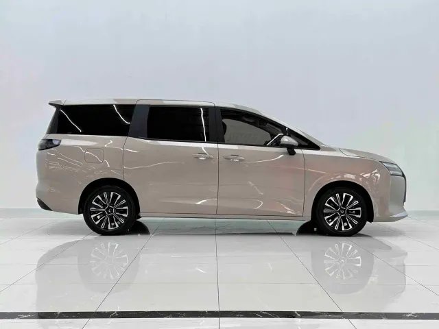 Wuling Starlight 730 — Фото автомобиля 8