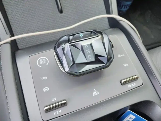 BYD Qin L — Фото автомобиля 6