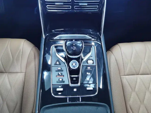 BYD Tang — Фото автомобиля 16