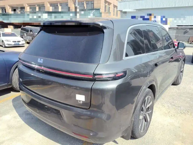 Li Auto L8 — Фото автомобиля 6