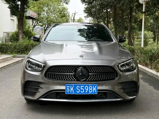 Mercedes-Benz E-Class — Фото автомобиля 2