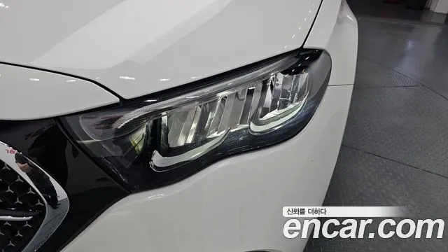 Mercedes-Benz E-Class — Фото автомобиля 19